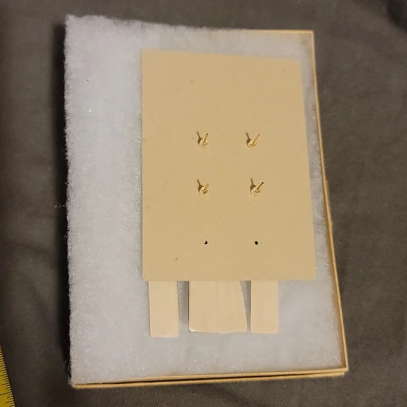 Two Pairs of New Earrings Set - Picture 3 of 5